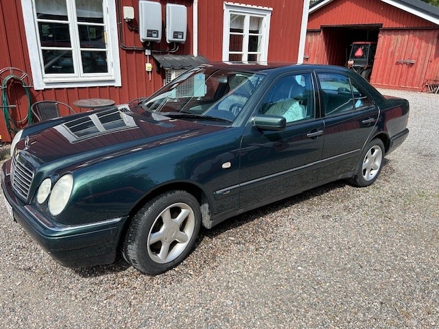 Mercedes-Benz E