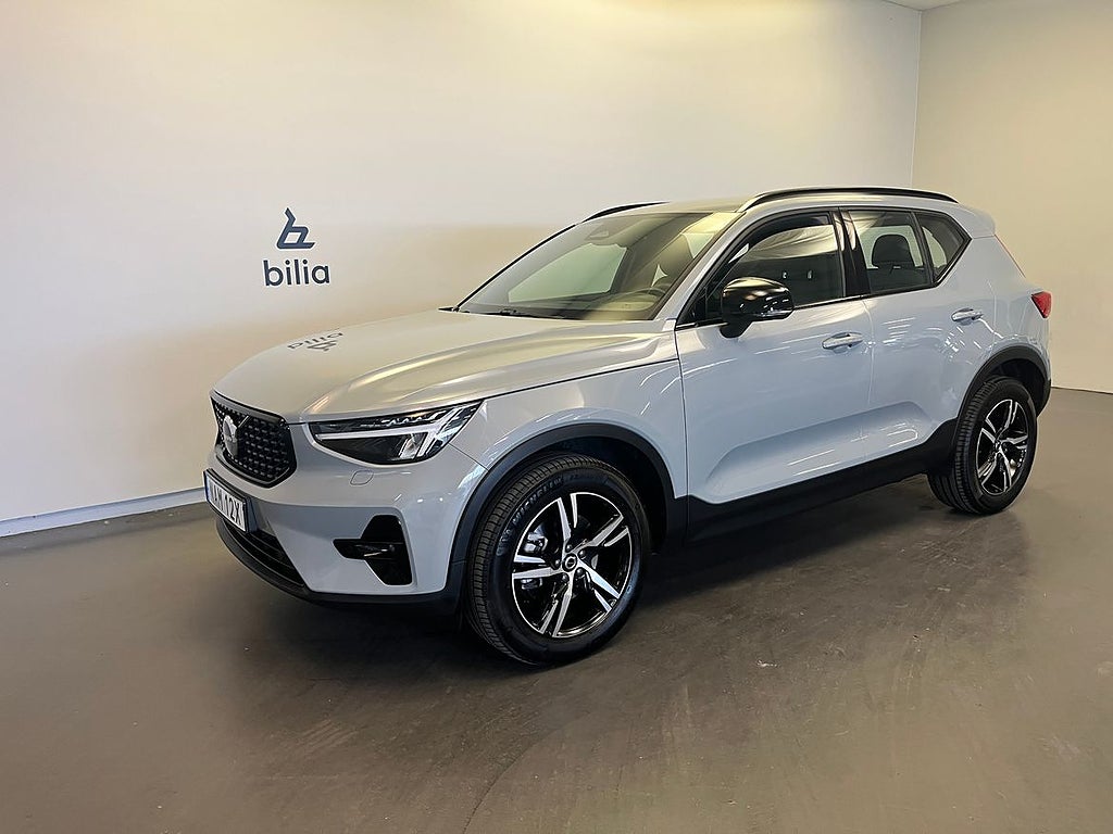 Volvo XC40 B3 FWD Bensin Plus Dark/ Backkamera/ Navigation/