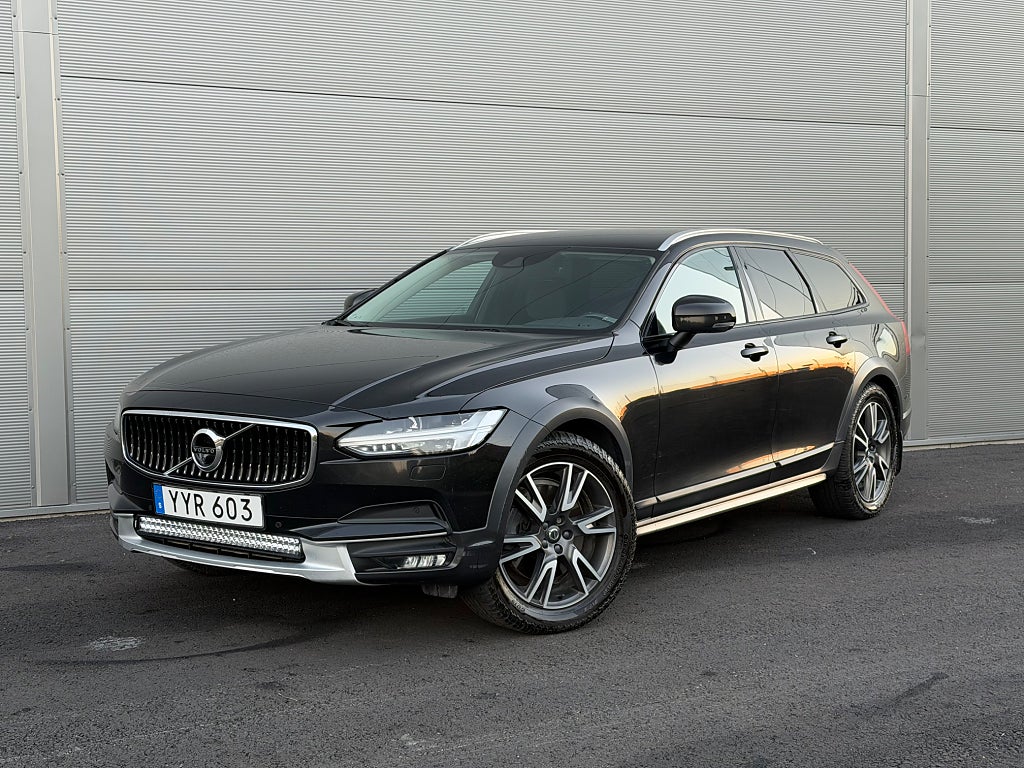 Volvo V90 Cross Country D4 AWD  Pro  Edition 360 Kamera/Blis/Drag Euro  6