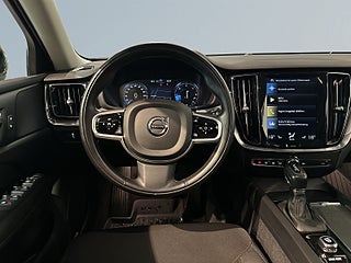 Volvo V60 D4 Momentum Drag GPS Pvärm VoC Kamera SoV