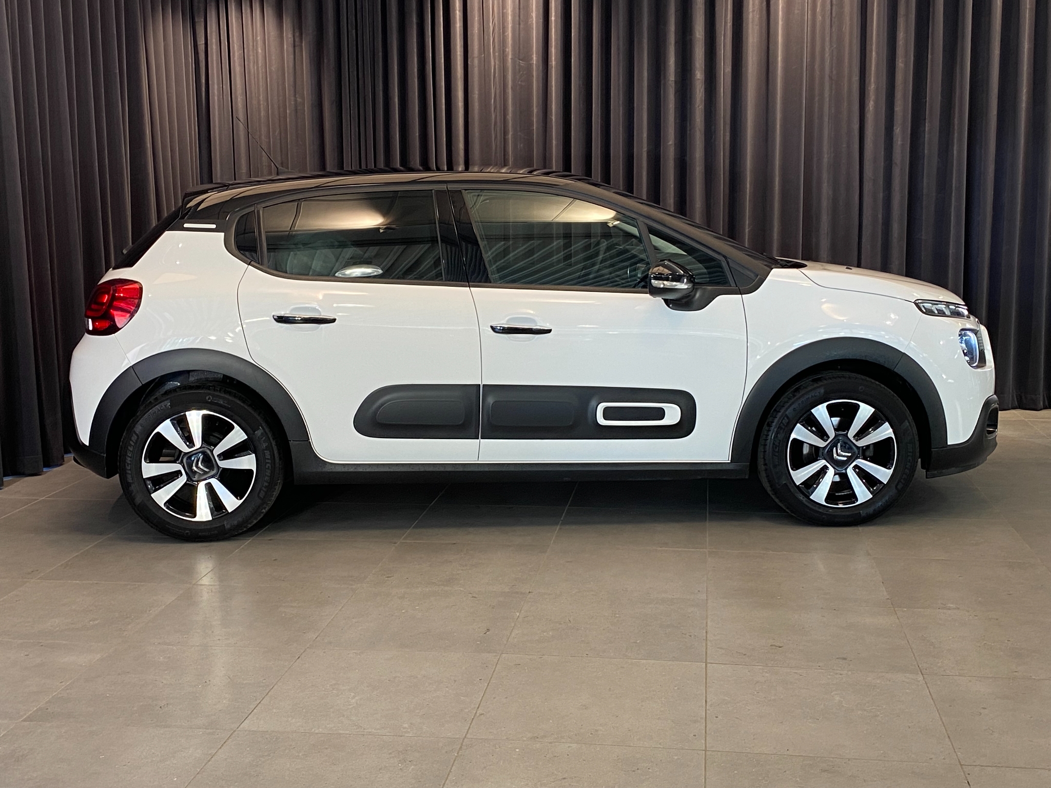 Citroen C3 SHINE PT 82 2023, photo 5/10