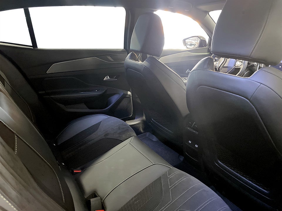Bild på Peugeot 408 GT Hybrid 145hk Aut B-KAMERA ELSTOL NAV