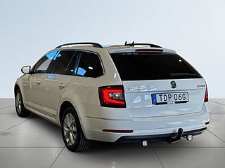 Skoda Octavia Kombi 2.0 TDI SCR Ambition Drag Värmare Psens S&V-hjul