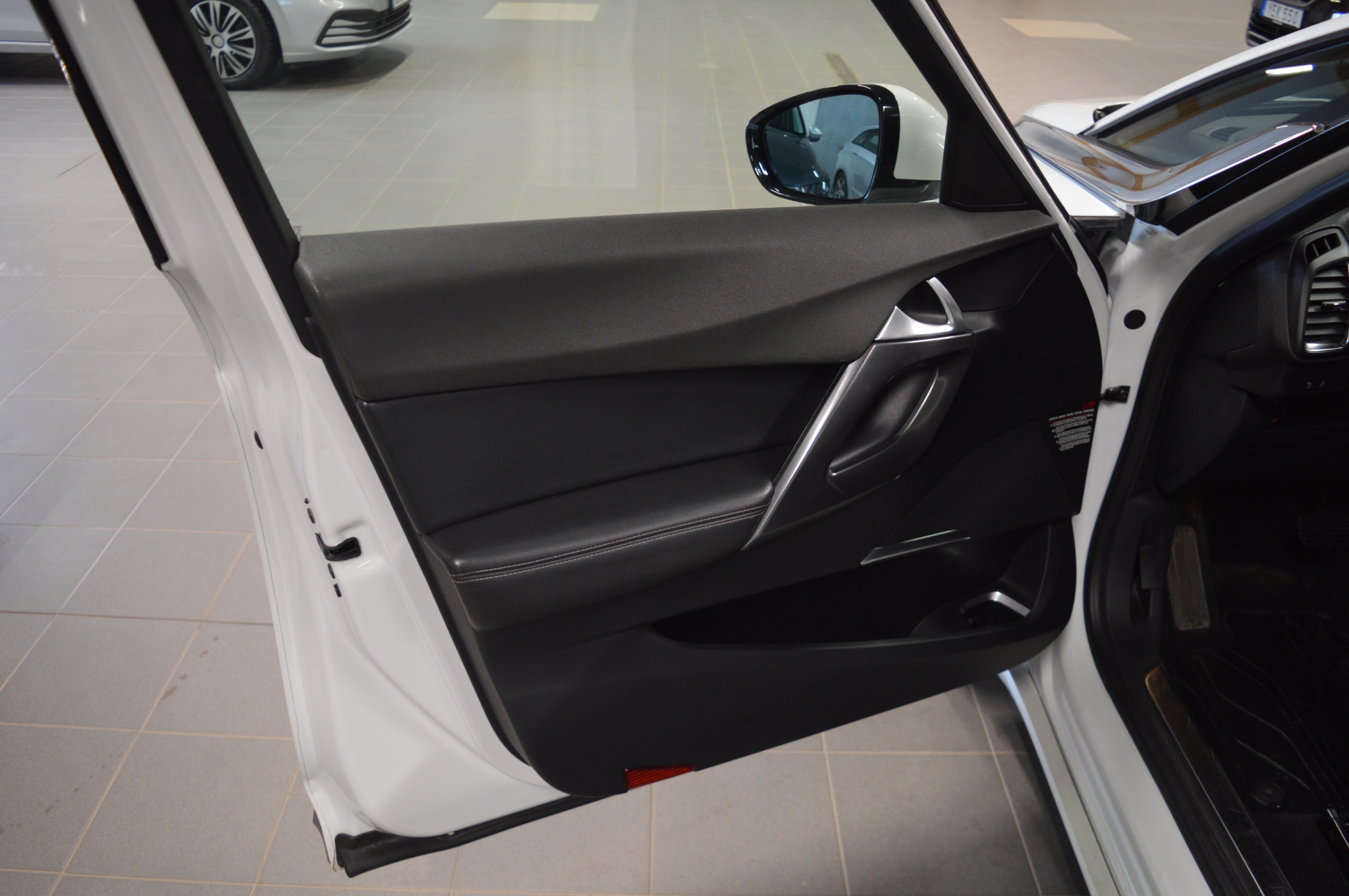 Citroen DS5 1.6 THP Euro 5 2013, photo 7/49