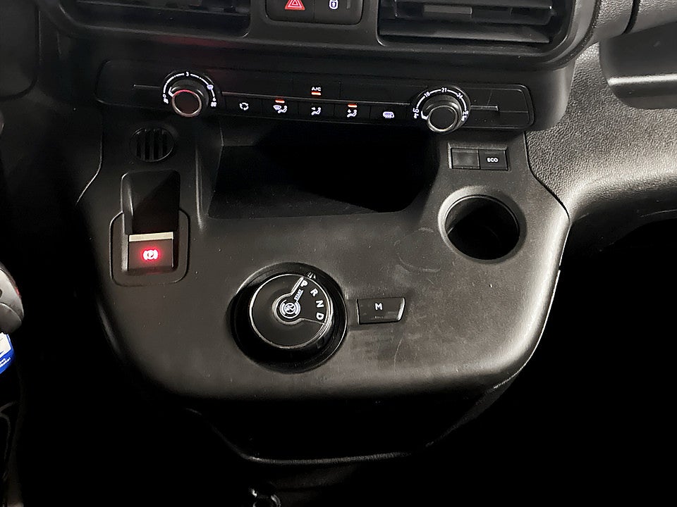 Bild på Peugeot Partner PRO 1.5 BHDi 130hk Aut L2 CARPLAY P-SENSORER