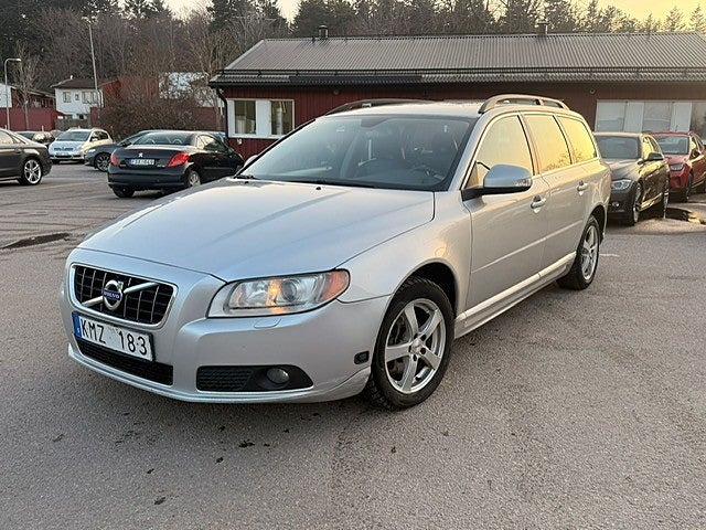 Volvo V70 2.5FT Momentum Dragkrok, Motorvärmare, Ny servad 