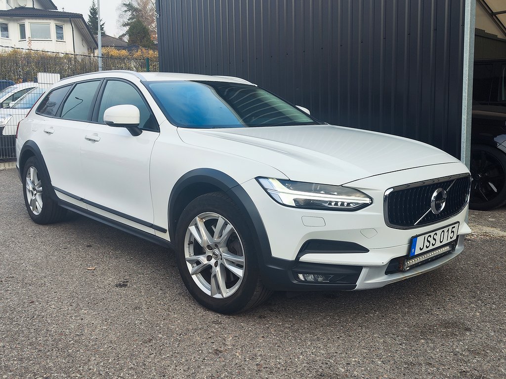 Volvo V90 Cross Country D4 AWD 190HK Business Adv / Skinn / Moms