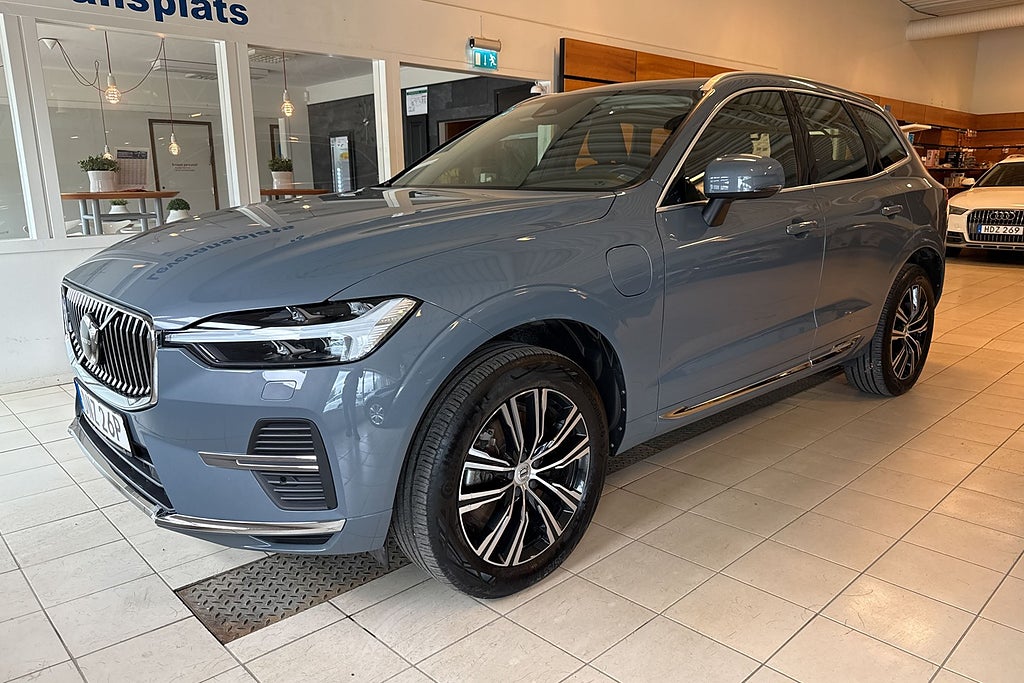 Volvo XC60 Recharge T6 AWD Aut Inscription Kamera skinn Moms Dragt 2022 till salu hos Magnus Bil