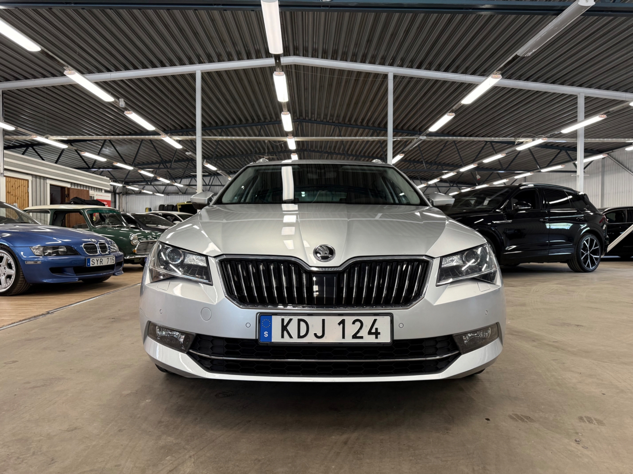 Skoda Superb 2016, bild 2/41