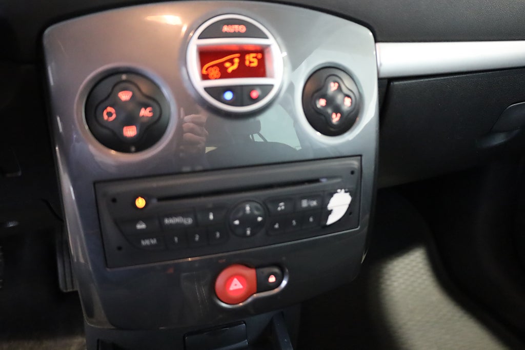 Renault Clio 1,2 75hk 5-dörrars Motorvärmare Nybesiktad 2013