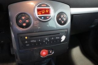 Halvkombi Renault Clio 13 av 17