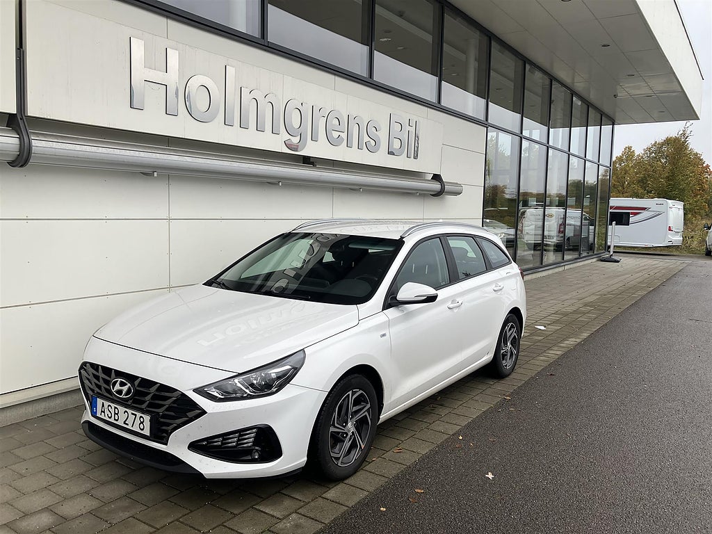 Hyundai i30 Kombi 1.0 T-GDi Essential CarPlay Aut Kamera Keyless | Ränta