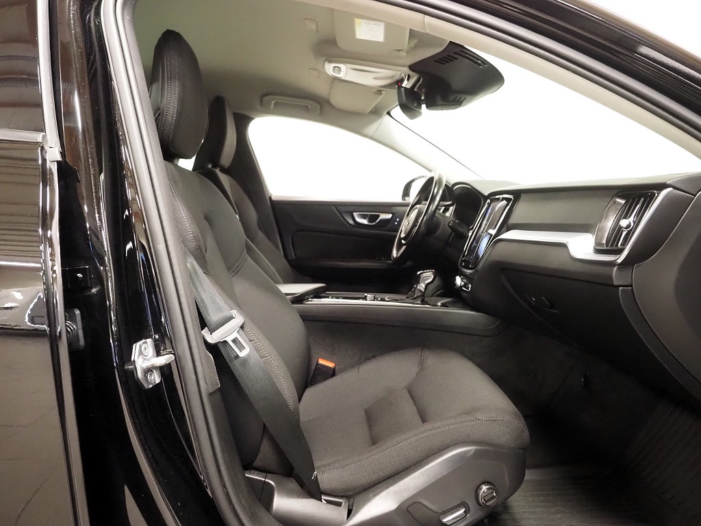 Volvo V60 Cross Country D4 190hk AWD Momentum Aut | Kamera | 2020