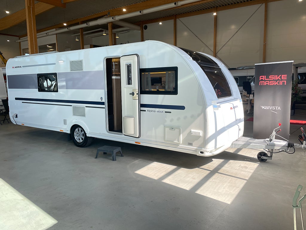 Adria Alpina 663 UK / Barnkammare / ALDE / Förtält / AC / 7 bäddar / 2