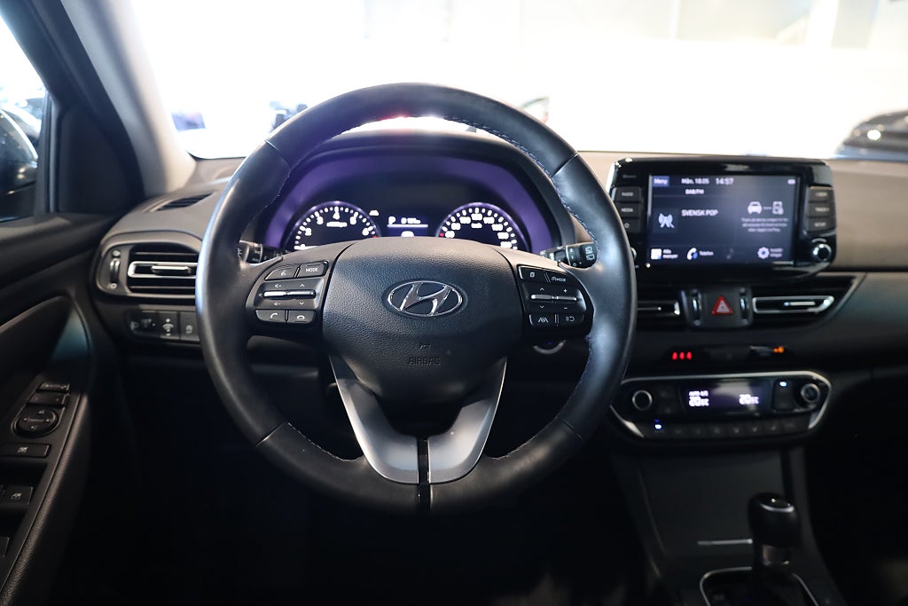 Hyundai i30 1.0 T-GDI AUT Essential Kamera Rattvärme Leasbar 2022