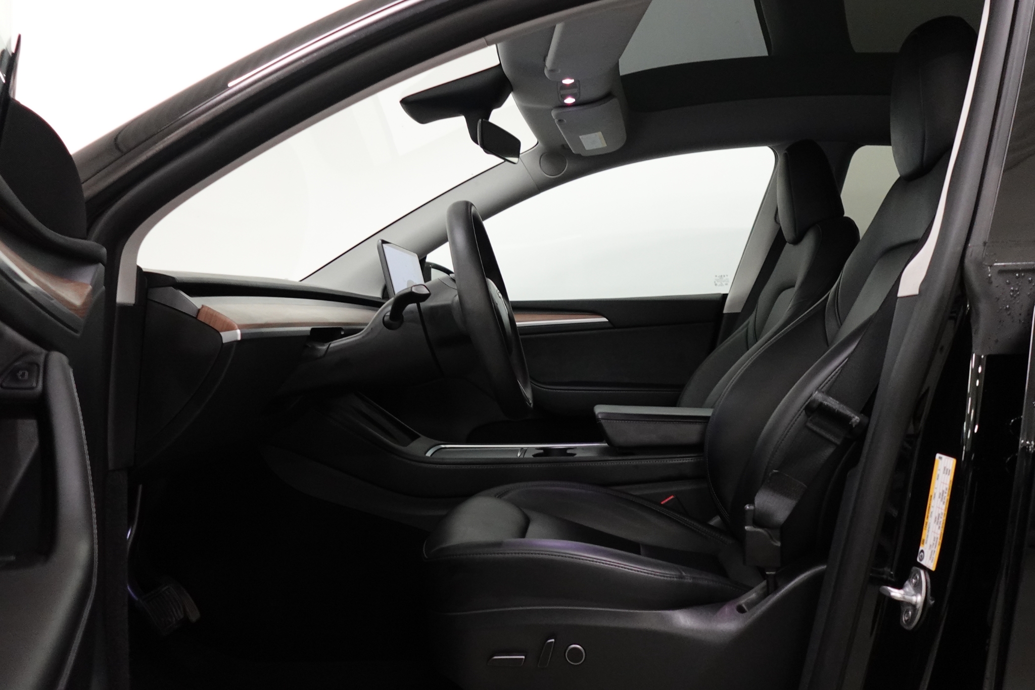 Tesla Model Y Standard Range RWD 2024, bild 4/52
