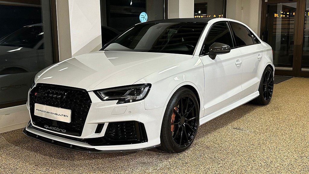 Audi RS3 Sedan 2.5 TFSI quattro Steg 2