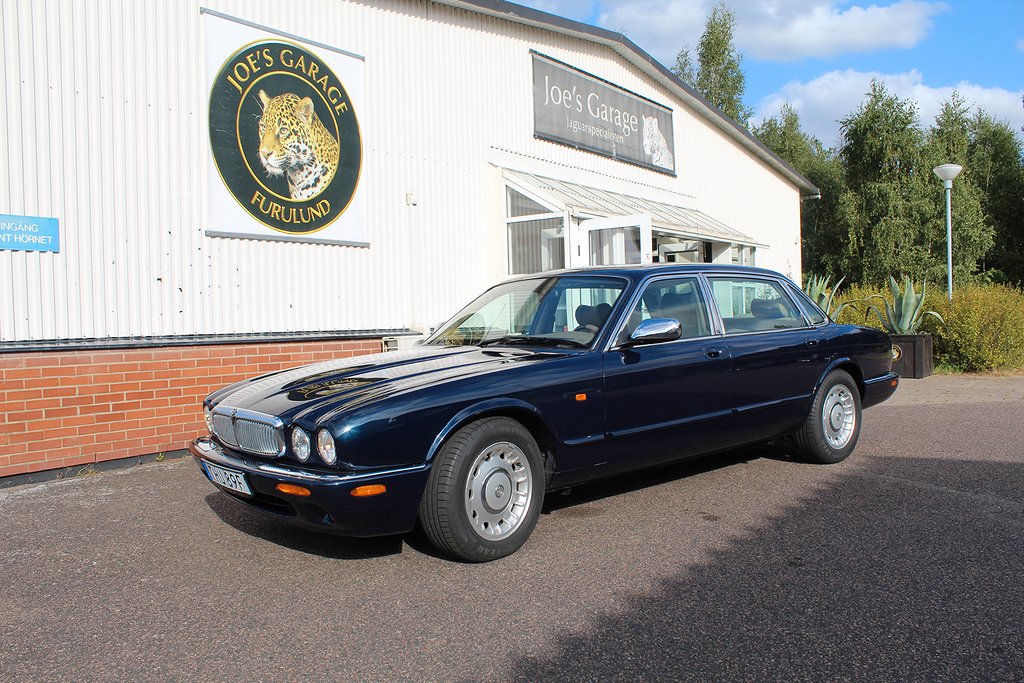 Jaguar Daimler V8 LWB, sista årsmodellen, lågmilare