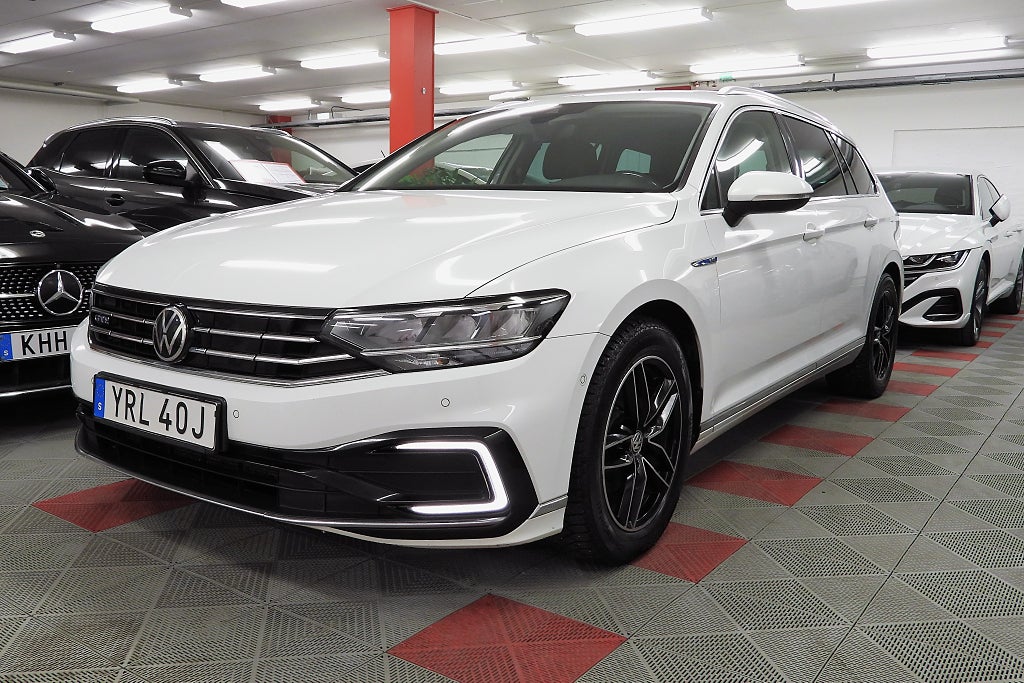 Volkswagen Passat GTE 1.4 TSI SoV Hjul Drag Värmare Laddhybrid Carplay Räntan fr 