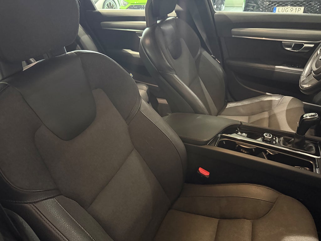 Volvo V90 D3 150hk Momentum VOC Värmare Head-Up Kelyess - bild 8
