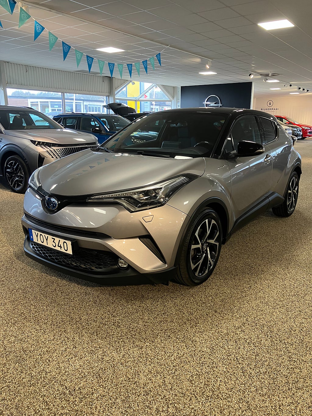 Toyota C-HR Hybrid CVT Dragkrok Backkamera Navigator 360:- årsskatt 2017
