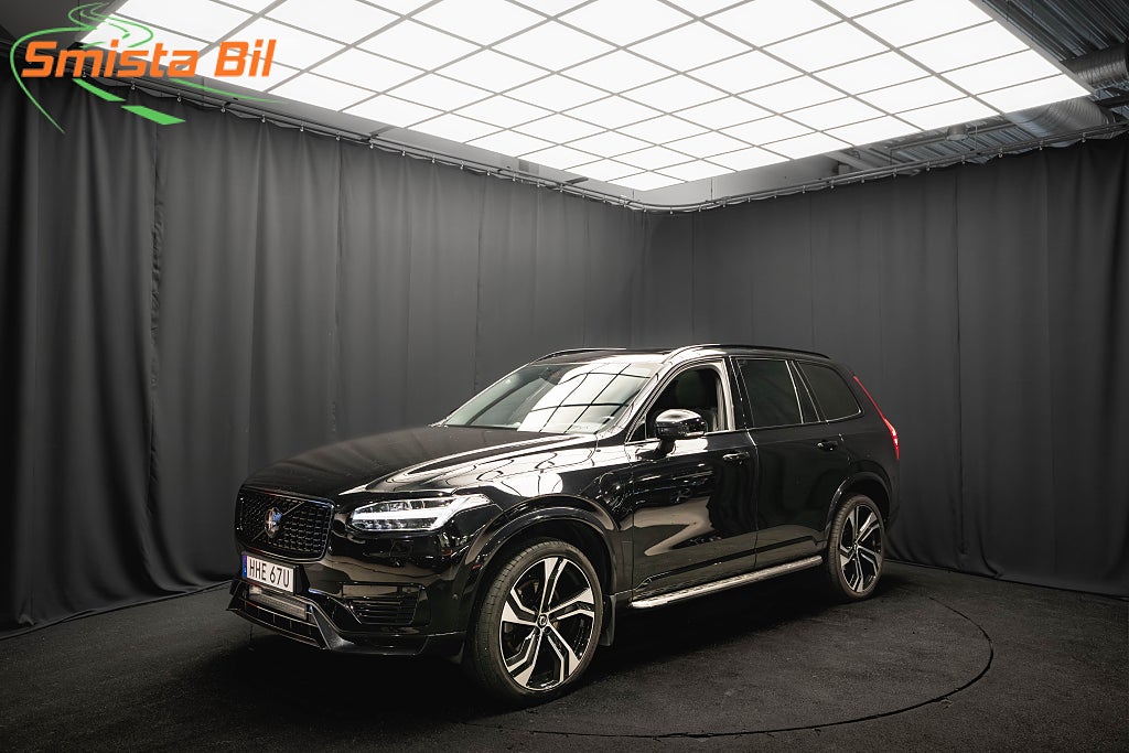 Volvo XC90 T8 AWD R-Design Pro 7-sits B&W PANO LUFT DRAG 22'' MOMS
