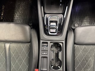 Skoda Octavia Kombi RS iV PLUG-IN/Drag/Kamera/Mvärm/Pano/S&V