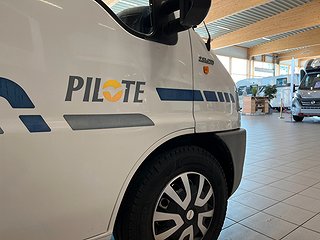 Husbil-halvintegrerad Pilote E FIRST 62 16 av 16