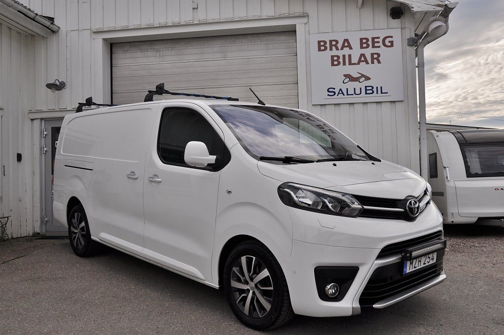 Toyota ProAce 2.0 Lång 2-dörrar 120hk Proffesional Värmare Drag HUD