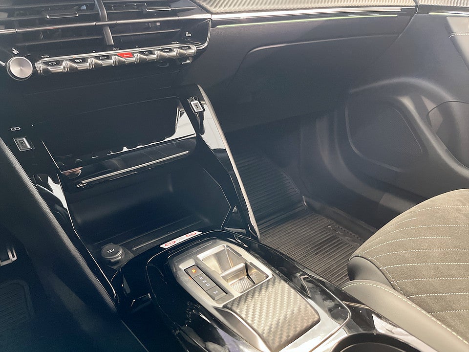 Bild på Peugeot 2008 GT 1.2 PT 130hk Aut B-KAMERA NAVI