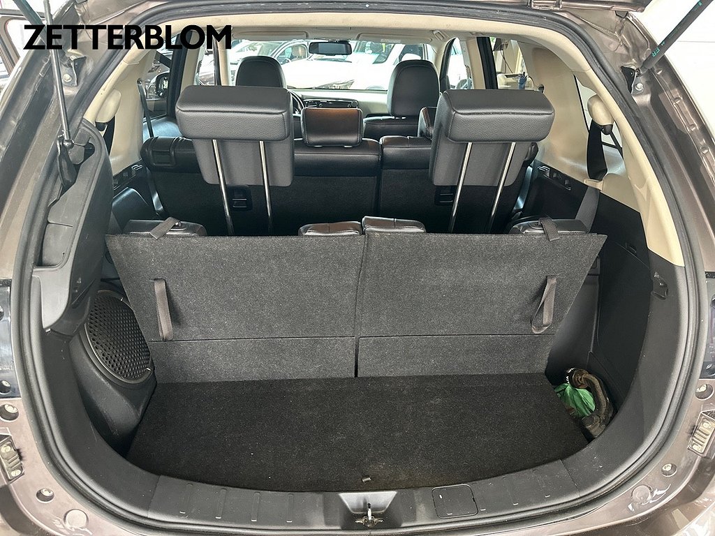 SUV Mitsubishi Outlander 17 av 18