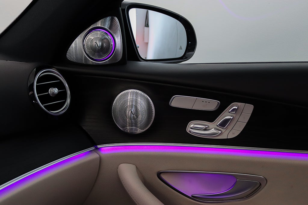 Mercedes-Benz E 300 de PLUG-IN AMG Pano Burmester 3D Widescreen Drag