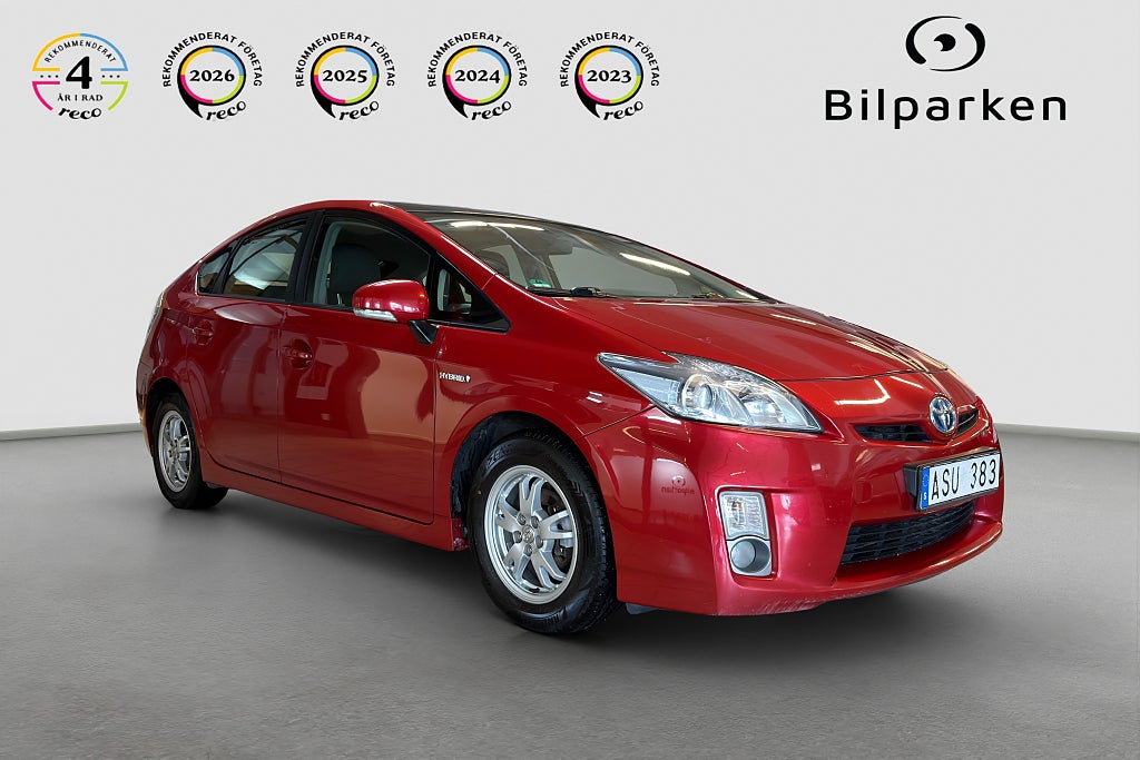 Toyota Prius Toyota Prius Hybrid | Pano | HUD | Värmare | Navi | BT