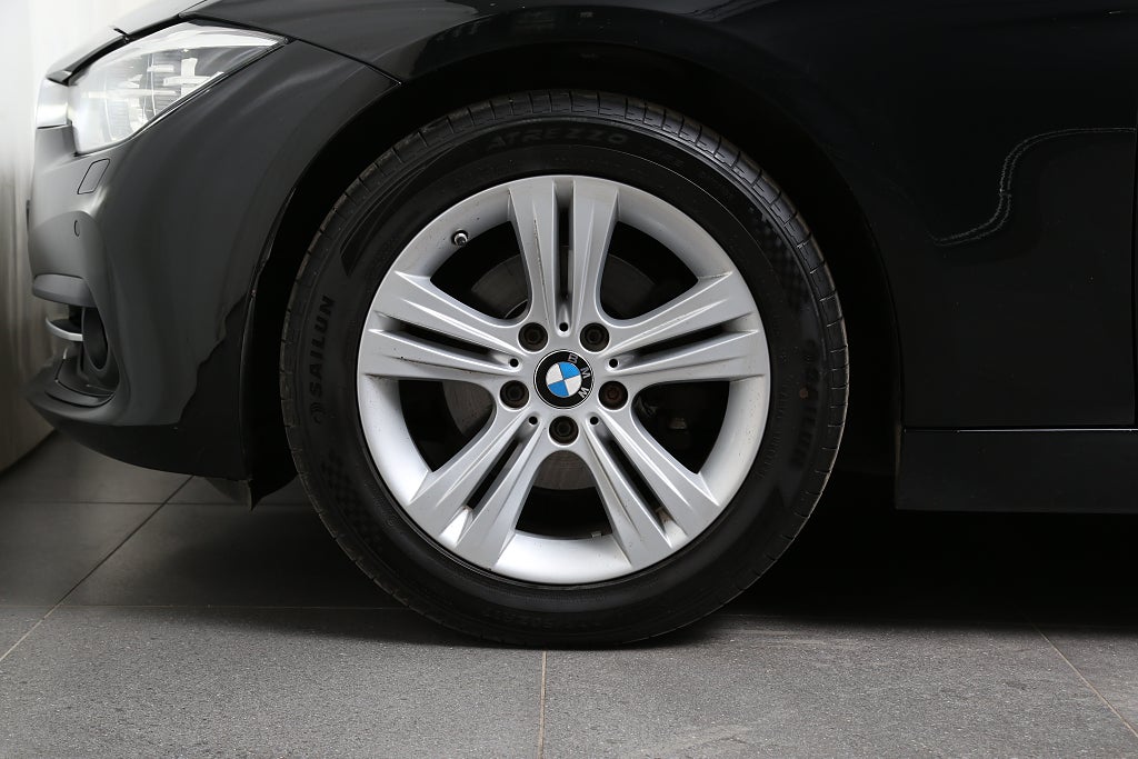 BMW 320 i xDrive 184hk Sport line Touring Aut Dragkrok 2019