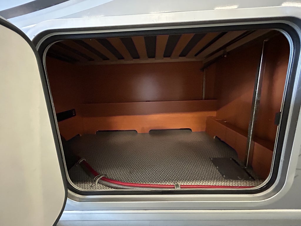 LMC LIBERTY FINISH TI 7100 / ALDE / Kamkedja / Ugn / Solcell - LMC