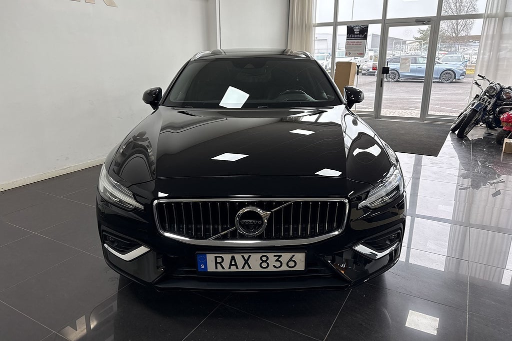 Volvo V60 2019 - miniatyr 2