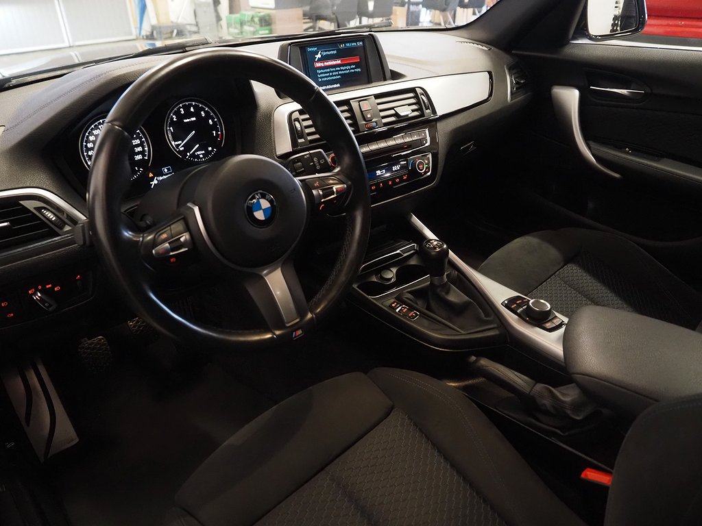 BMW 118 i M Sport Farthållare P-Sen Bluetooth Shadowline 2018