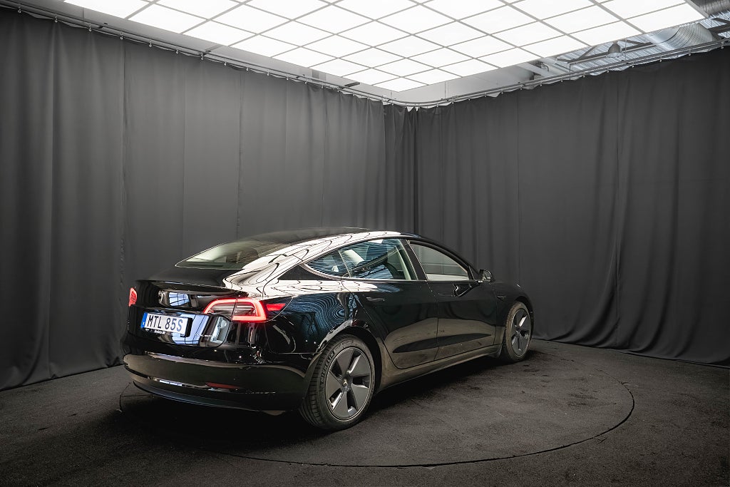 Tesla Model 3 Long Range AWD LÅGMILAD DRAG PANO LÄDER 1-ÄGARE MOMS