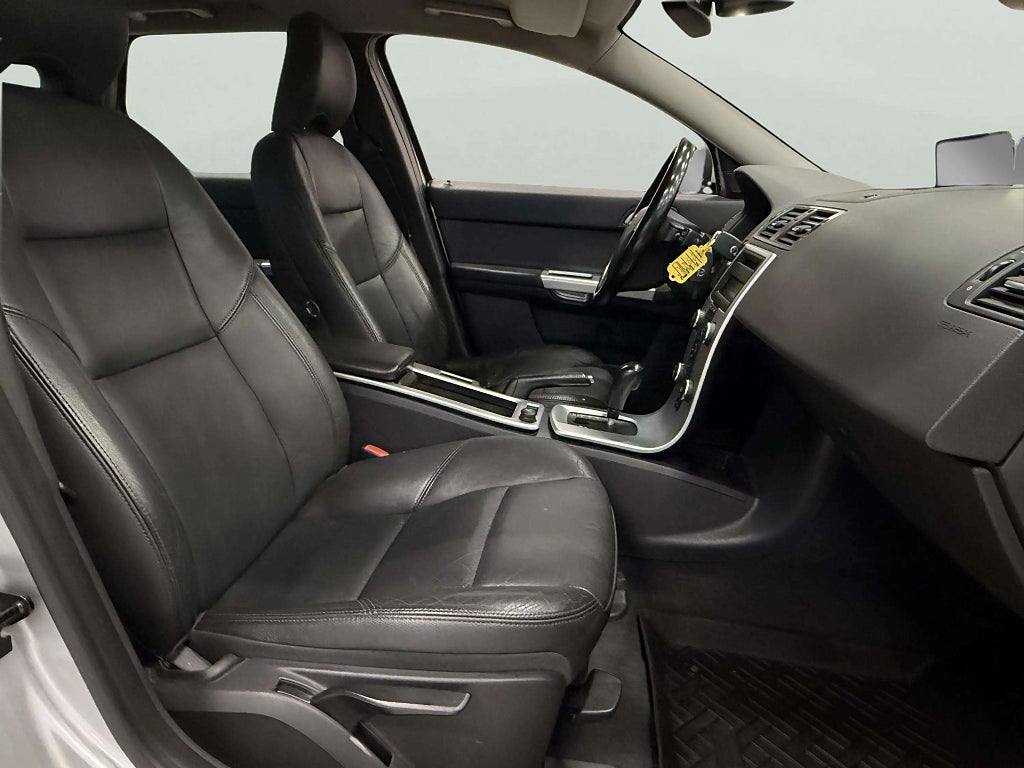 Volvo V50 2.0 D Powershift Summum Navi Skinn Drag Nybes Nyservad  - miniatyr 13