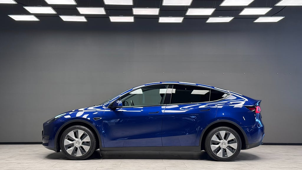 Tesla Model Y 2022 - miniatyr 5