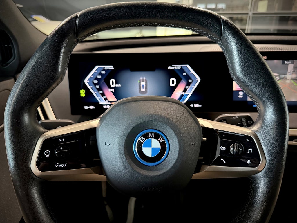 BMW iX xDrive40 Comfort Sport line 326 hk - bild 17