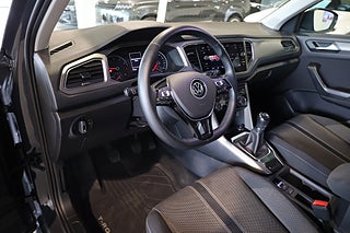 SUV Volkswagen T-Roc 12 av 28
