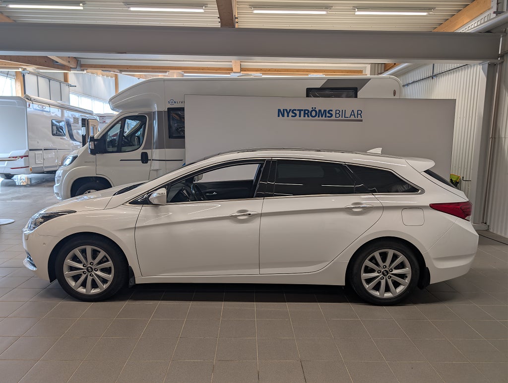Hyundai i40 cw 1.7 CRDi DCT Automat/Pano/Skinn/SoV thumbnail