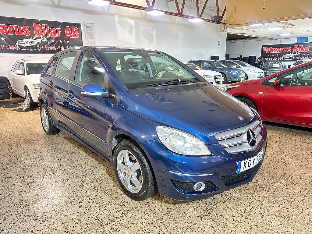 Mercedes-Benz B 180 NGT BlueEFFICIENCY Autotronic Ny Servad Dragkrok,