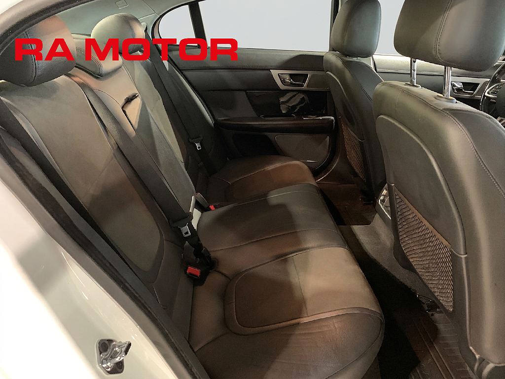 Jaguar XF 2.2 TDi4 | Kamera | Comfort Edi | Keyless | Navi 2015