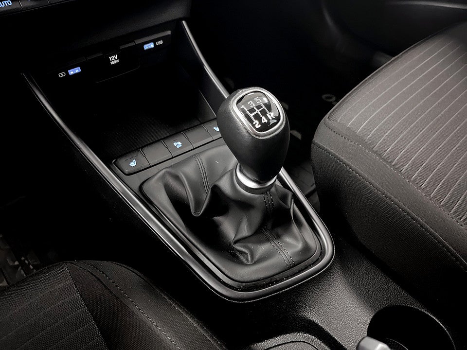 Bild på Hyundai i20 Essential 1.2 MPi 84hk B-KAMERA CARPLAY