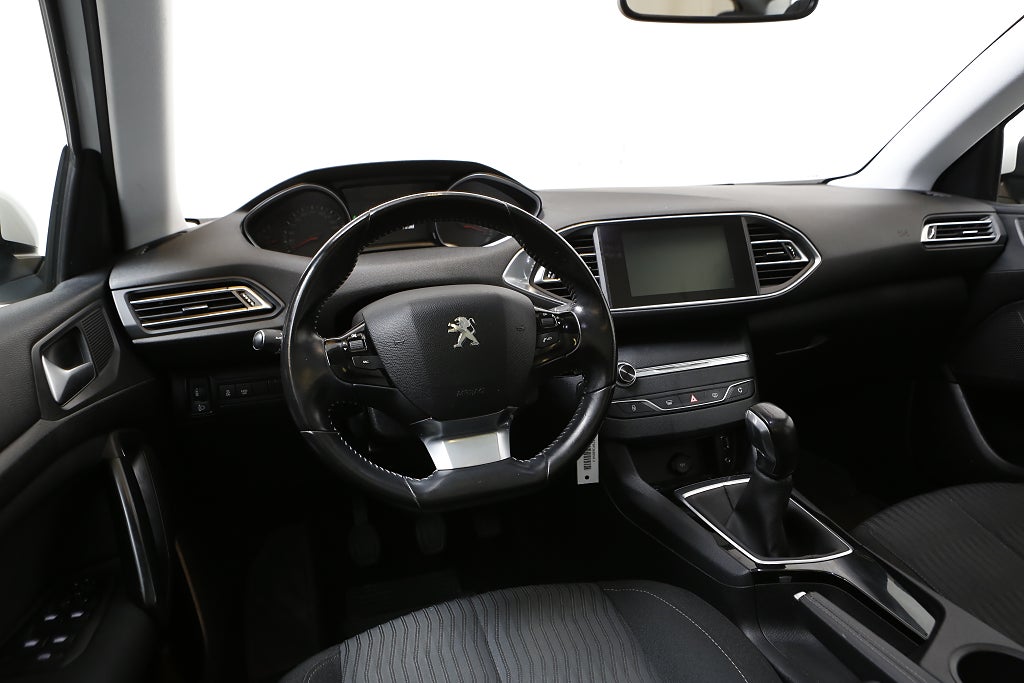 Peugeot 308 1,2 e-THP 110hk Active Kombi Panorama