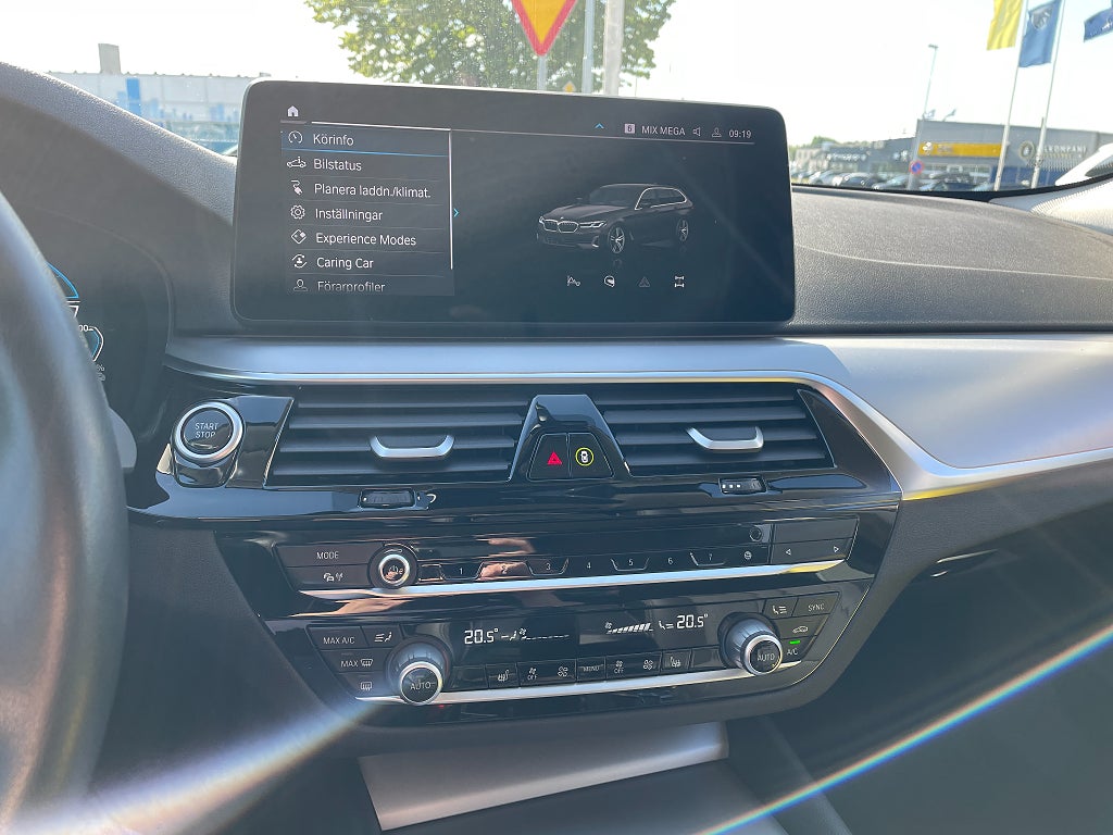 BMW 530e Touring 292 hk G31 LCI ENDAST 3.785 mil SKINN