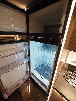 Husbil-halvintegrerad Kabe Travel Master Royal 780 LB 15 av 25
