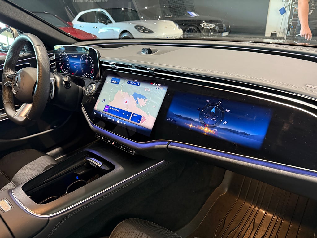 Mercedes-Benz E 300 e AMG Superscreen Läder 20tum Kombi - bild 4